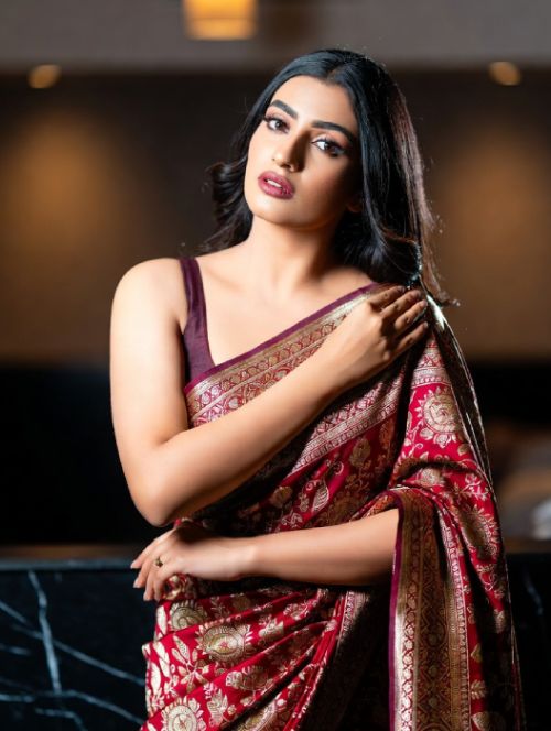 Nisha Karol Bagh Call Girl